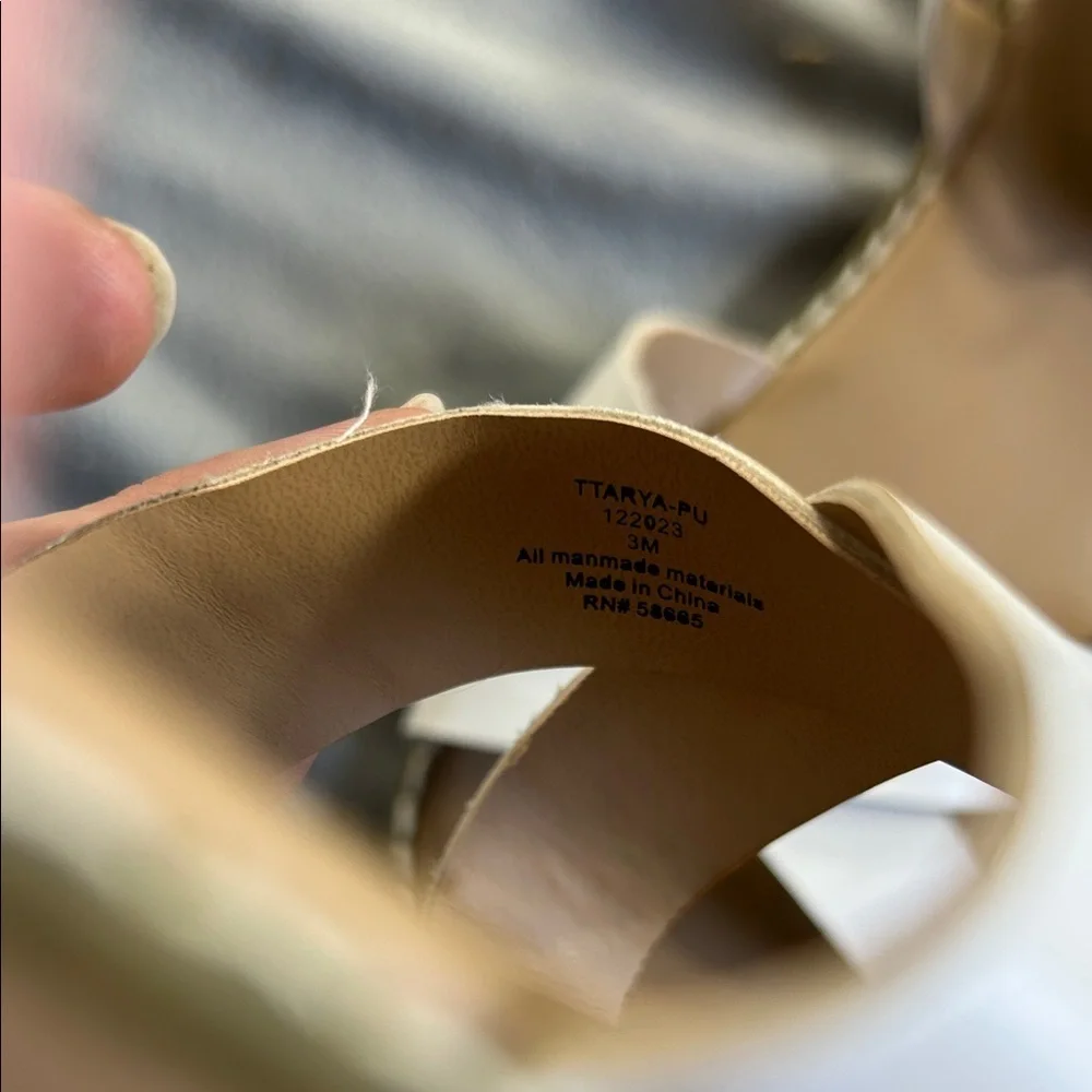 Tucker + Tate White Strappy Kids Sandals size 3